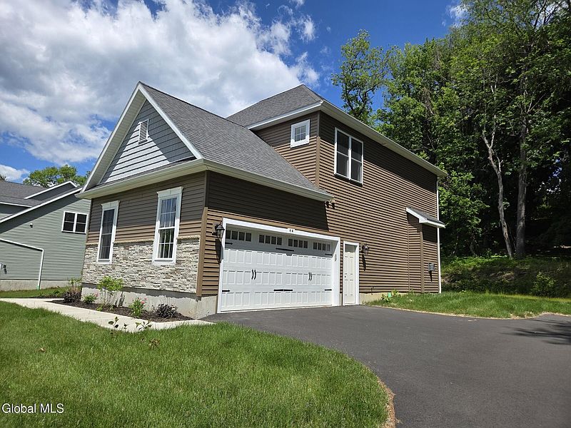 3rd image of 44 Waterford Avenue