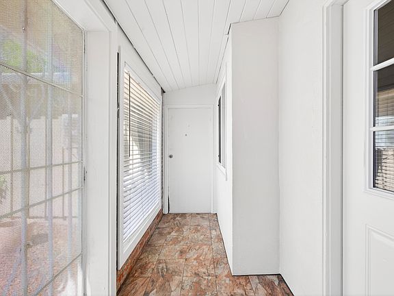 4th image of 2203 Del Rio Dr