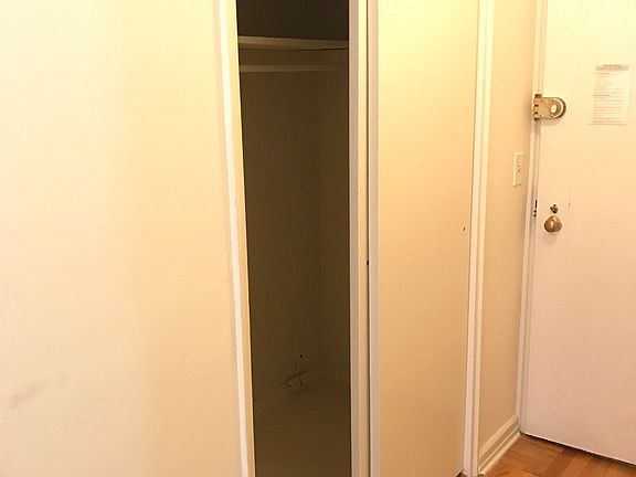 5th image of 225 E 46th St APT 5B