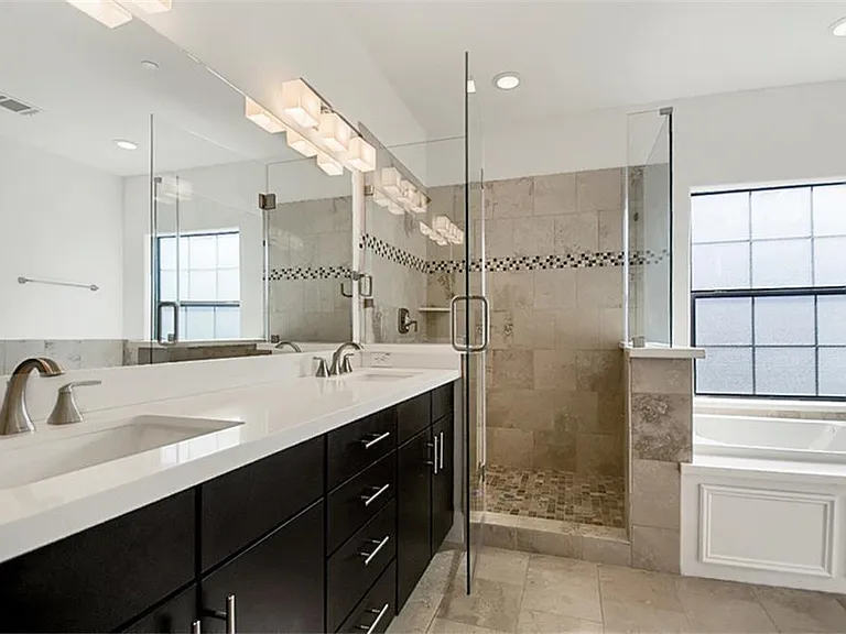 1120 Columbus St #D — Photo 8