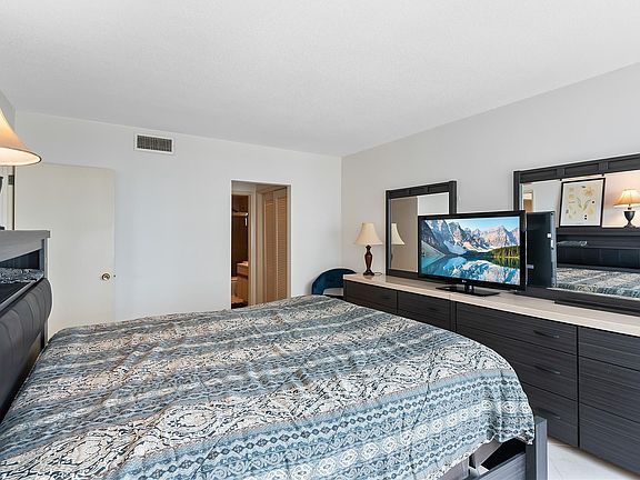 4th image of 3800 Galt Ocean Drive #508