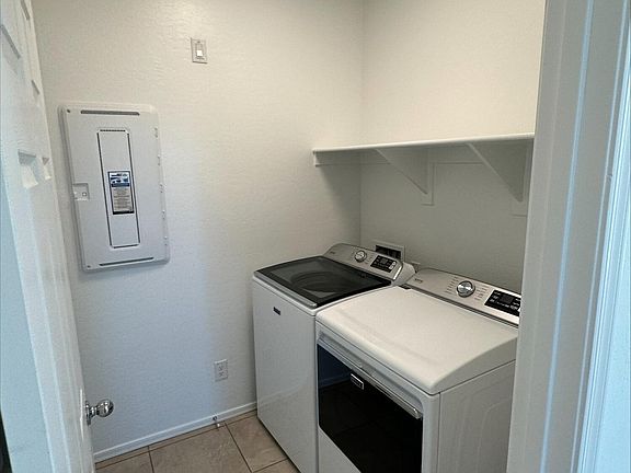 5th image of 37614 W San Clemente Street