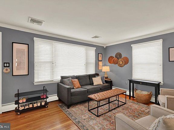 4th image of 88 E College Ave