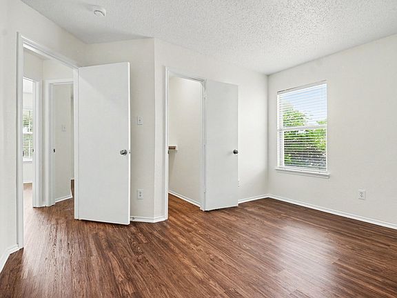 5th image of 210 Trees Dr