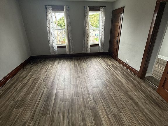 5th image of 43 Laux St Unit 2
