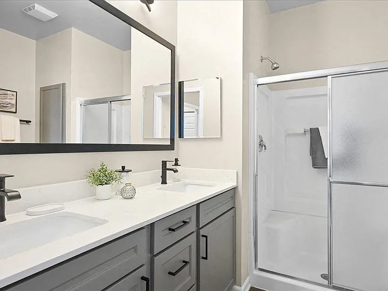 Farmington Lakes Apartments — Photo 47