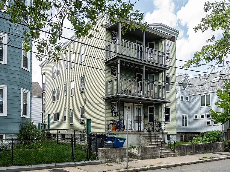 39 Perry St #1 — Photo 18