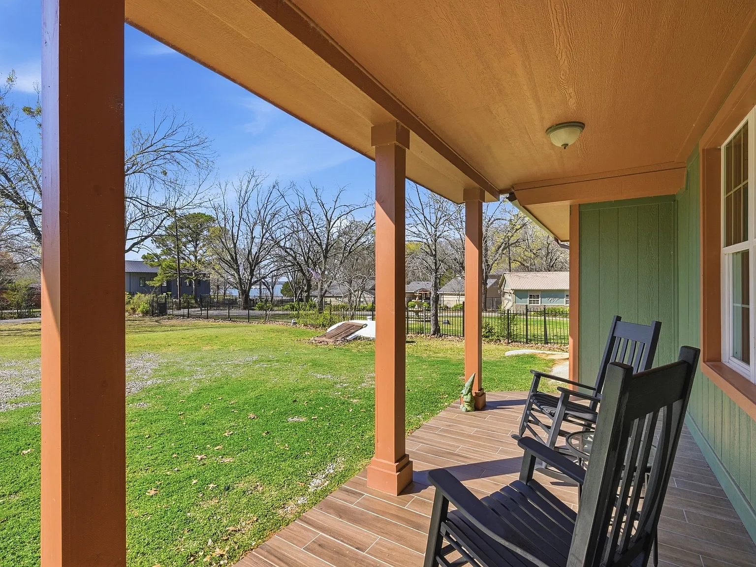 3 bed, 1300 sqft, $2,100 — Photo 4