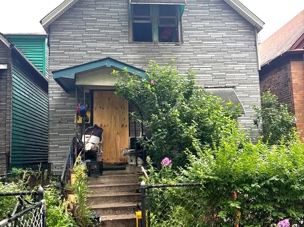 5627 S Emerald Ave, Chicago, IL 60621