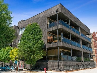 2324 N Winchester Ave #302, Chicago, IL, 60647