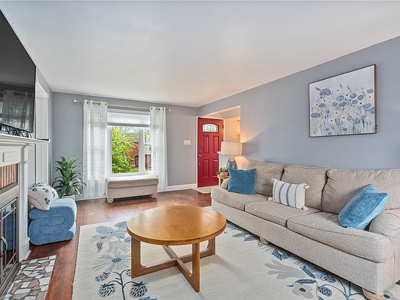 3rd image of 853 Vermont Ave