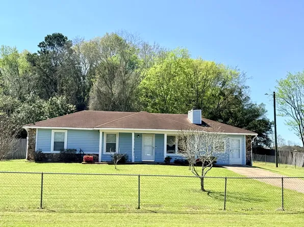 1692 Will Logan Rd, Ozark, AL 36360