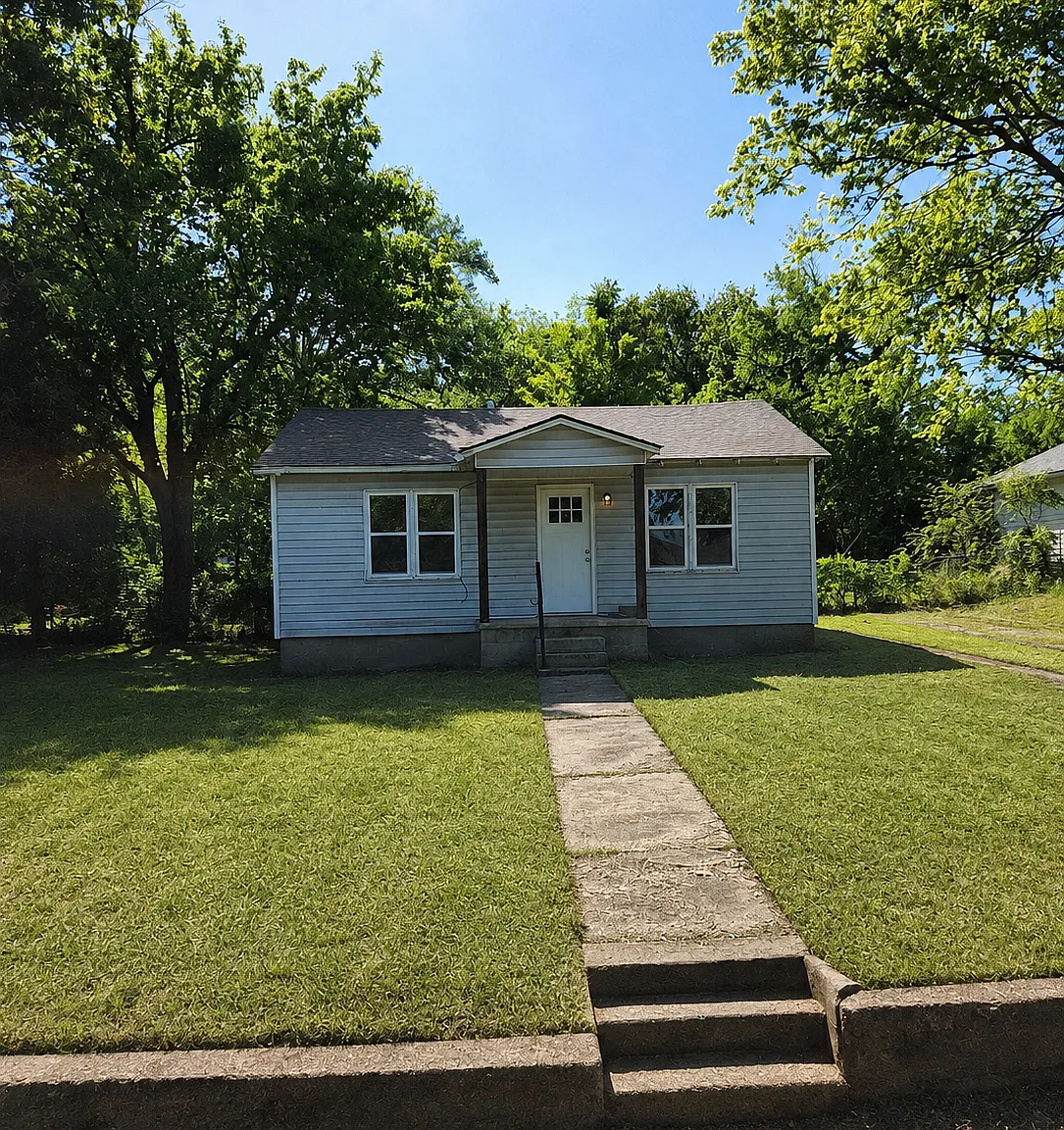 910 N Hodge St — Photo 1