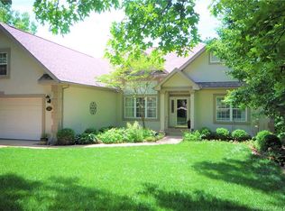 155 Grandview Dr, Lake Ozark, MO 65049