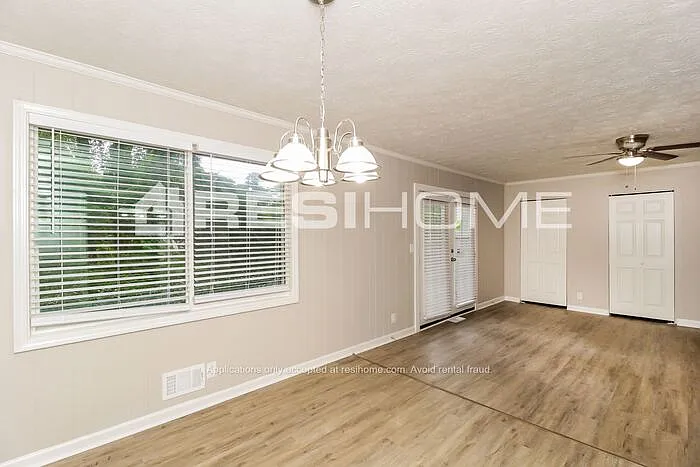 2886 Botany Dr — Photo 9