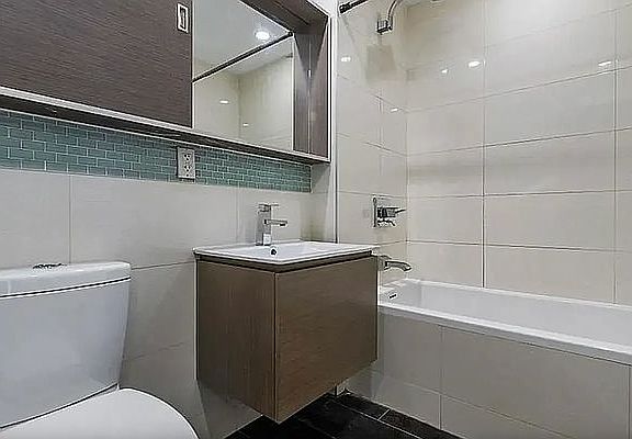 4th image of 344 E 110th St #5E