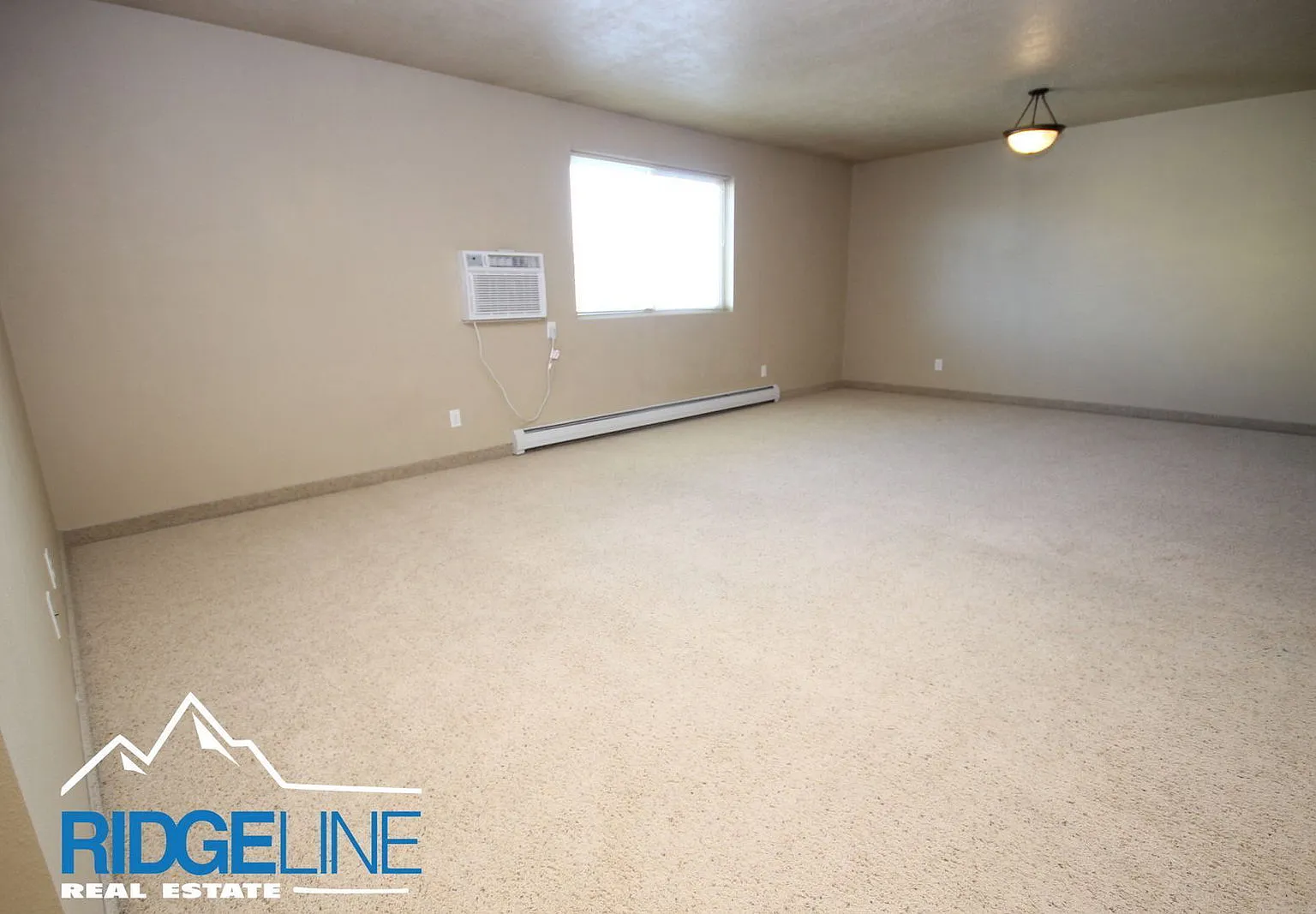 2 bed, 1.0 bath, 900 sqft, $1,250 — Photo 3