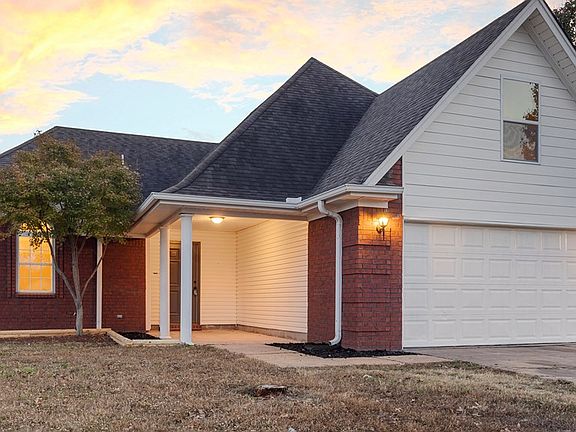 3rd image of 644 White Oak Dr