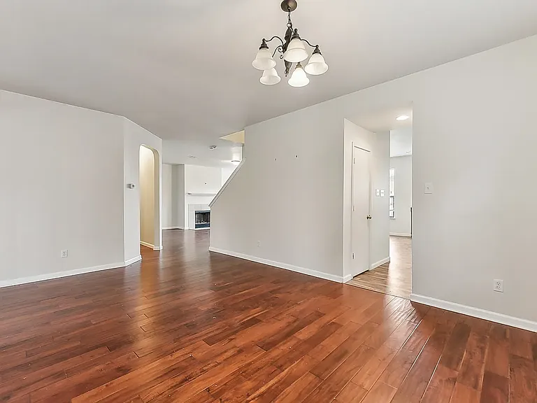 8717 Sage Meadow Dr — Photo 10