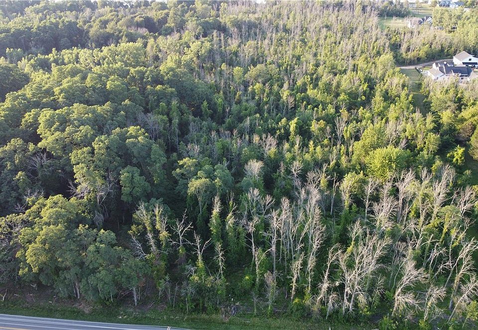 2nd image of 1840 Lake Rd