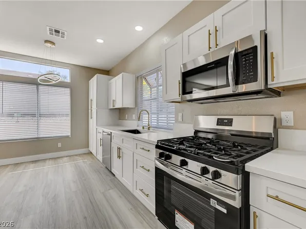 419 Viewmont Dr, Henderson, NV 89015