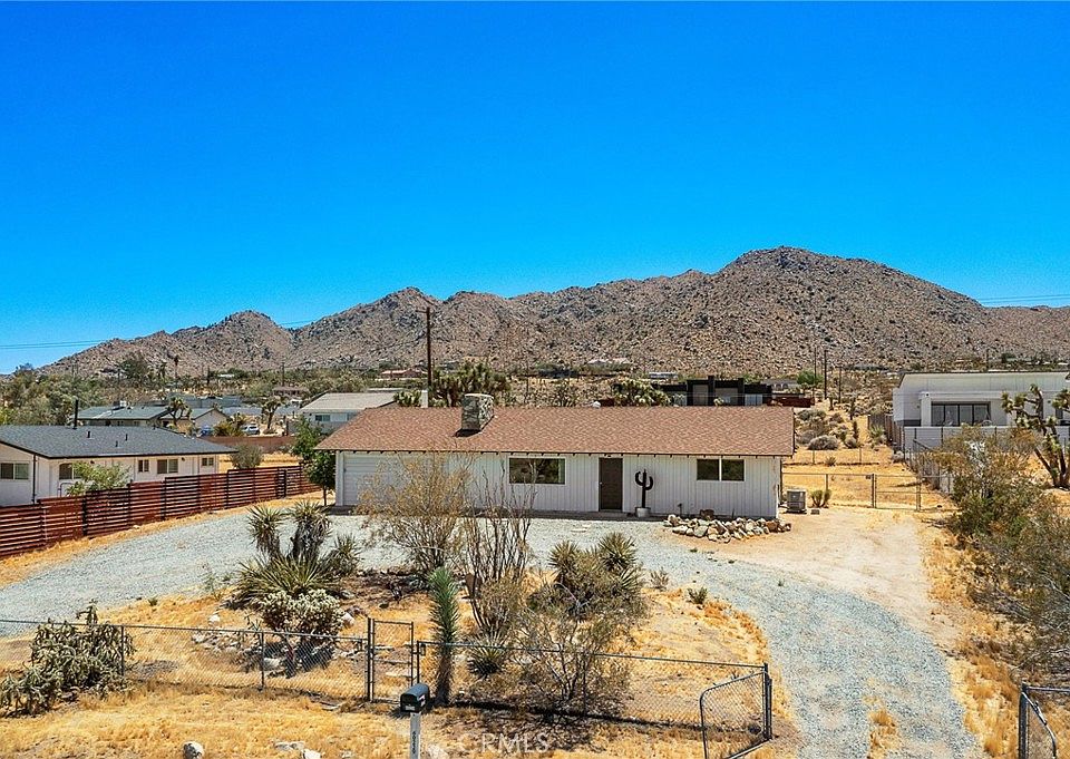 1st image of 60229 La Mirada Trl