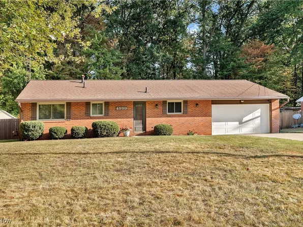 4999 Peggy Ann Dr, Akron, OH 44319