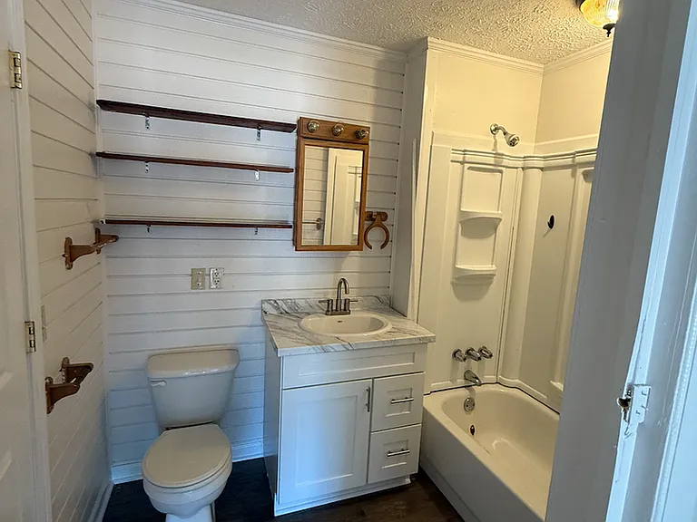 53 Park Ln — Photo 13