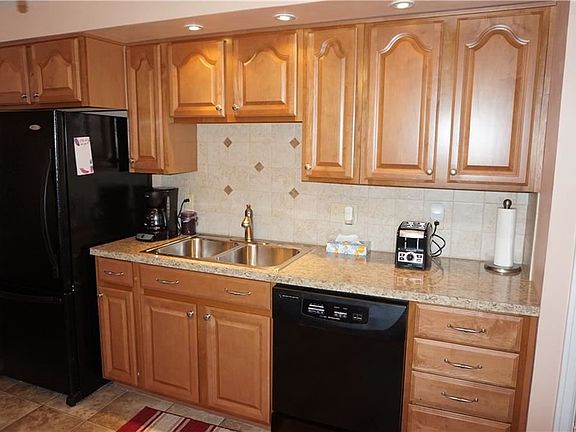 3rd image of 25 Kelvin Dr