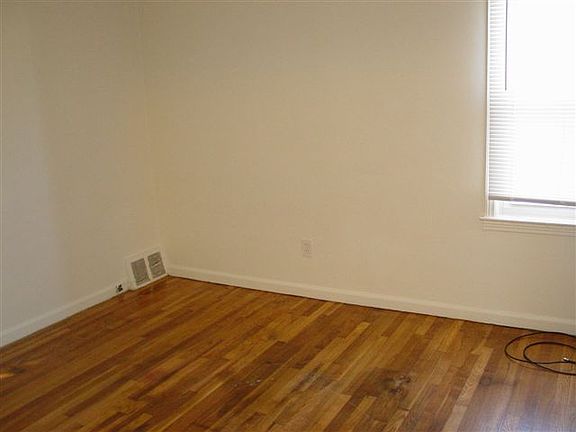 19927 Greenfield 020