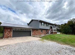 8022 Lieving Rd, Letart, WV 25253