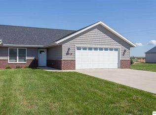 1405 Langworthy Ct SE, Cascade, IA 52033