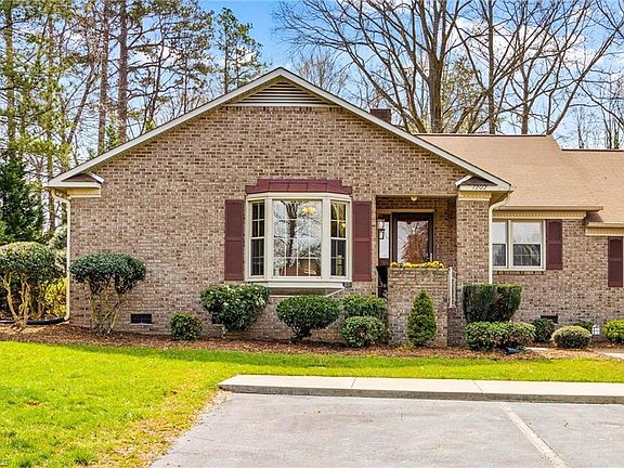 3rd image of 1202 Ravenwood Ct