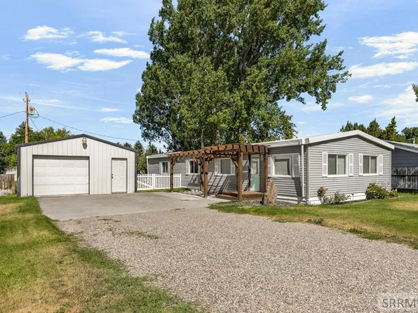 135 Parker Ave, Blackfoot, ID 83221