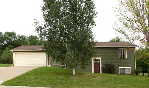 585 Riverbluff Drive, Windom, Mn 56101