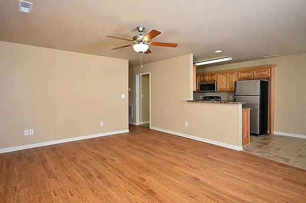 2 bed, 1150 sqft, $1,100 — Photo 4