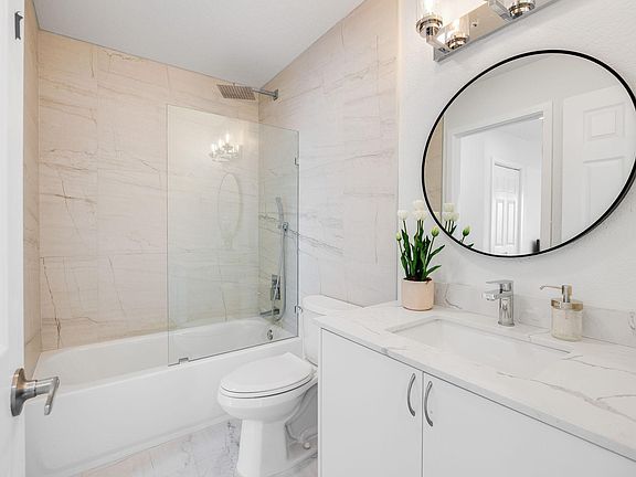 3rd image of 5403 Colony Park Cir