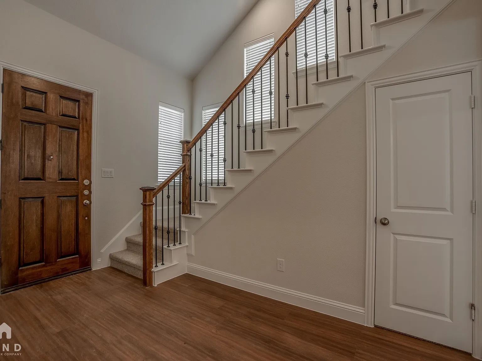 3 bed, 2.5 bath, 2354 sqft, $3,660 — Photo 4
