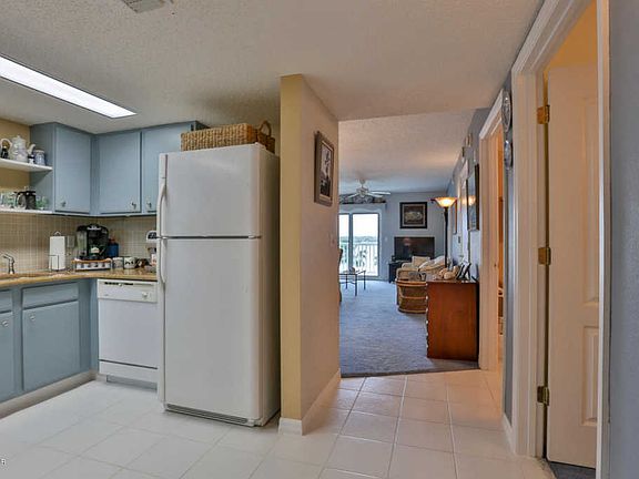 5th image of 711 N Halifax Ave APT 304