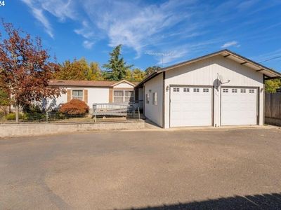 217 NE Peggy Ave, Roseburg, OR, 97470