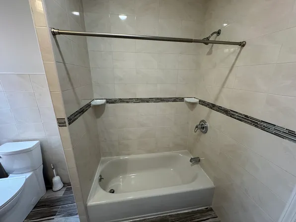 587 Vanderbilt Avenue image 10 of 13