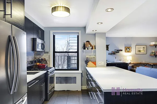 Sold by Horowitz Real Estate | media 10