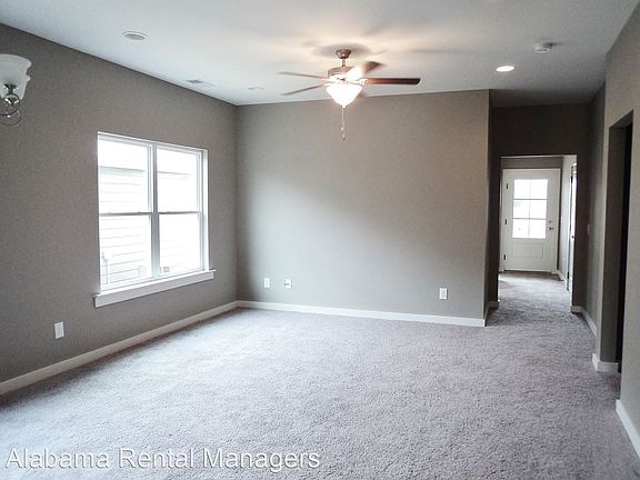 3rd image of 850 Kent Dr