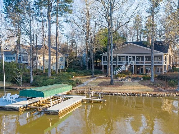 3rd image of 167 Blue Heron Dr