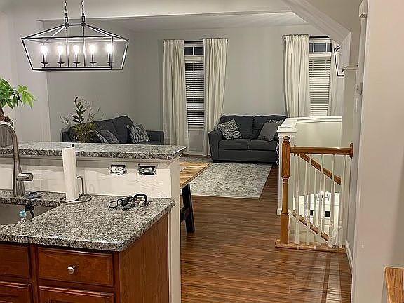 4th image of 1648 Oakridge Ln