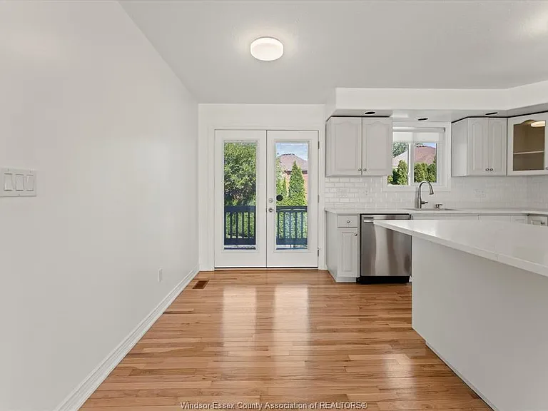 3316 Kenilworth Dr — Photo 11