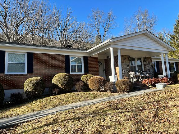 3rd image of 55 Roseloe Ln
