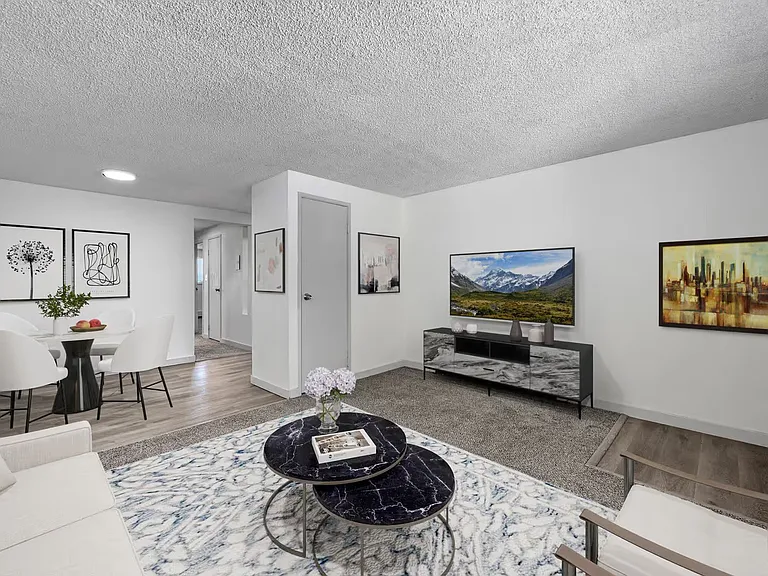 Sunstone Apartments — Photo 39