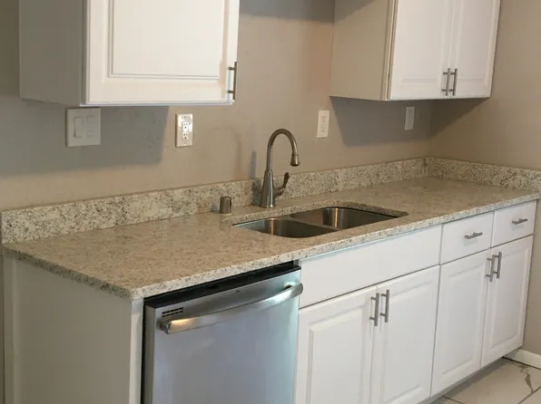 3348 S Illinois Ave, Milwaukee, WI 53207