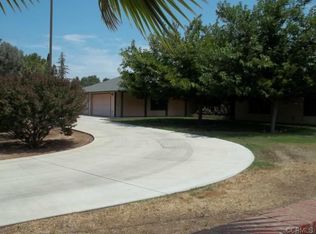 15752 Ridgeway Ave, Riverside, CA 92508